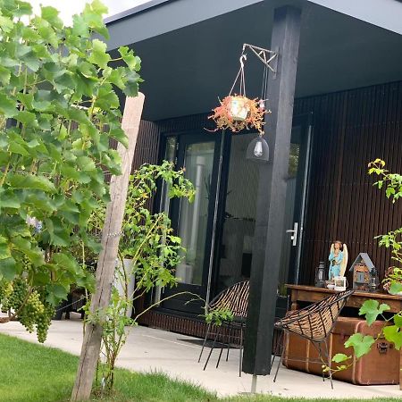 Life Contains Beautiful Things Villa Almere Exteriör bild
