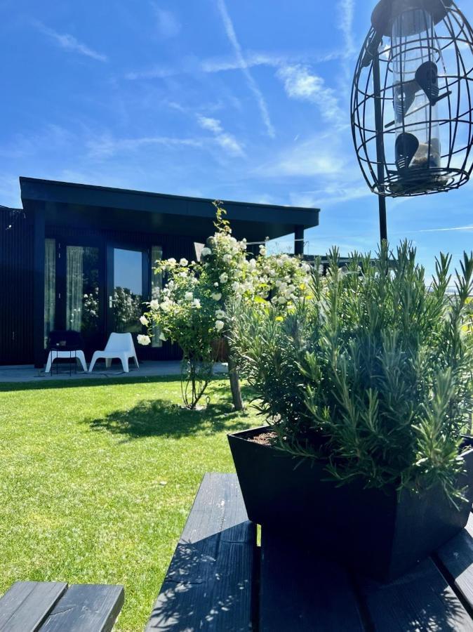 Life Contains Beautiful Things Villa Almere Exteriör bild